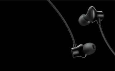 earbuds banner